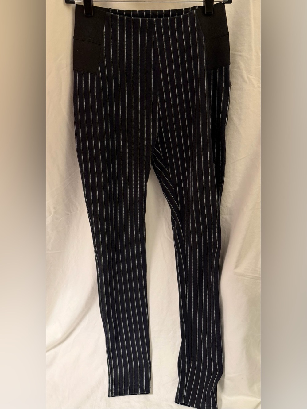 Azur skinny pants completely wearable edition size M - Picture 3 of 9
